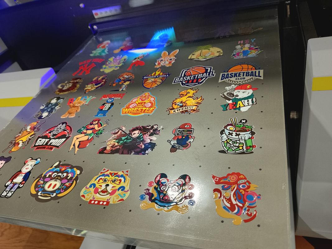 K/C/M/Y W V Ink Color A3 UV Printer พร้อมหัวพิมพ์ S1-HD และขนาดแพลตฟอร์ม 300x475mm