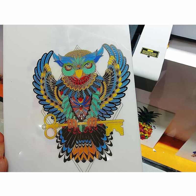 เครื่องพิมพ์หัวพิมพ์ดิจิตอล 8 ช่อง UV Flatbed Printer สําหรับการพิมพ์วัสดุพลาสติกสีเหล็ก